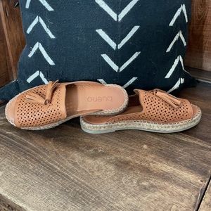 Bueno Navar, Tan. Sz38